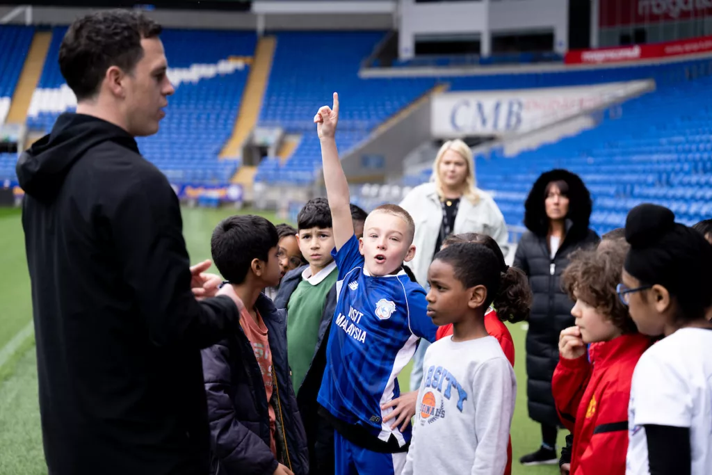 G Mr Sp Yh WEAE3d Jc